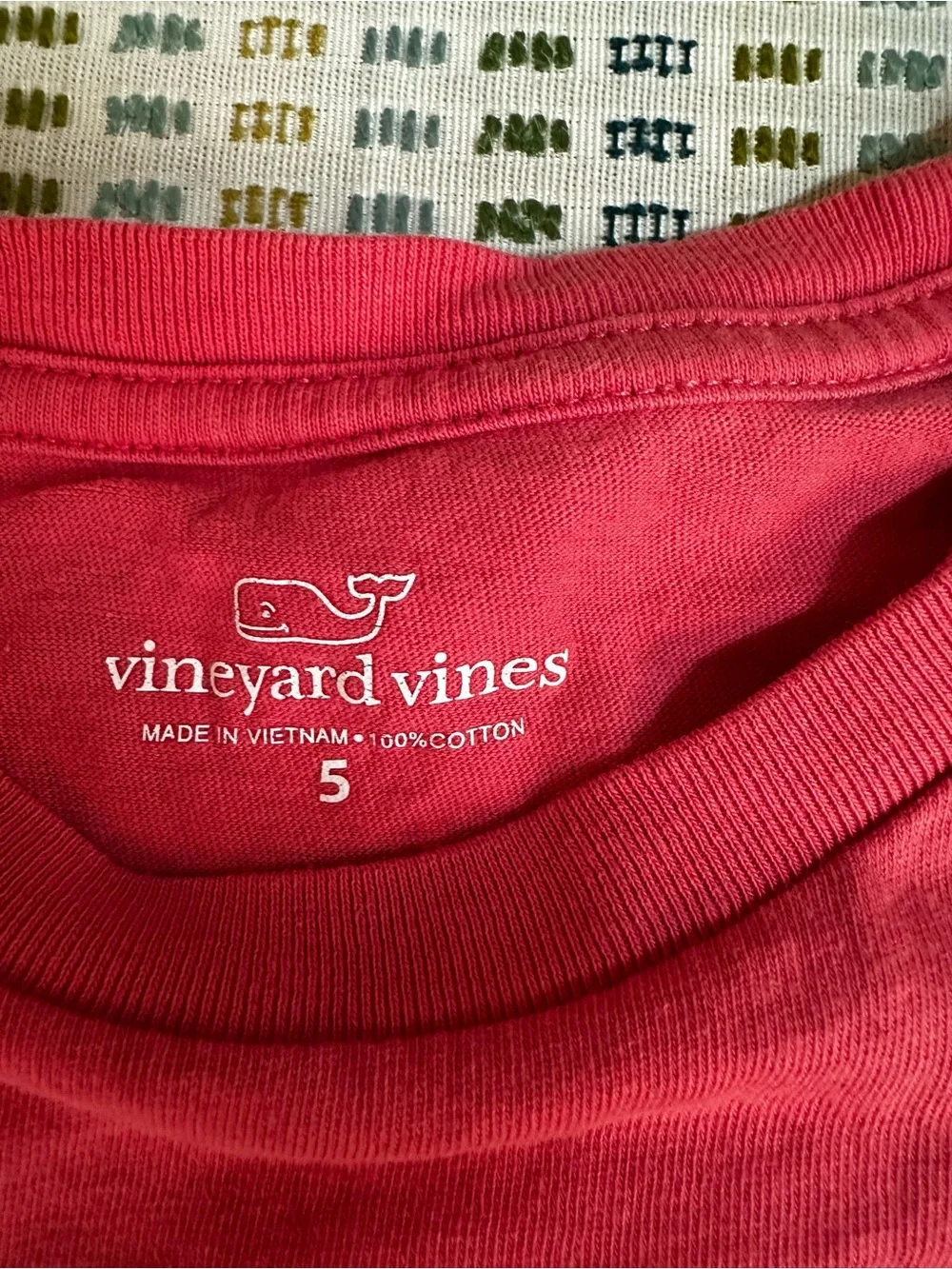 Vineyard Vines Coral crewneck T-Shirt with Sailboat Logo